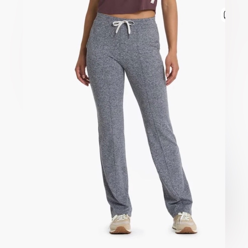 Vuori Heather Grey Cozy Drawstring Joggers, M